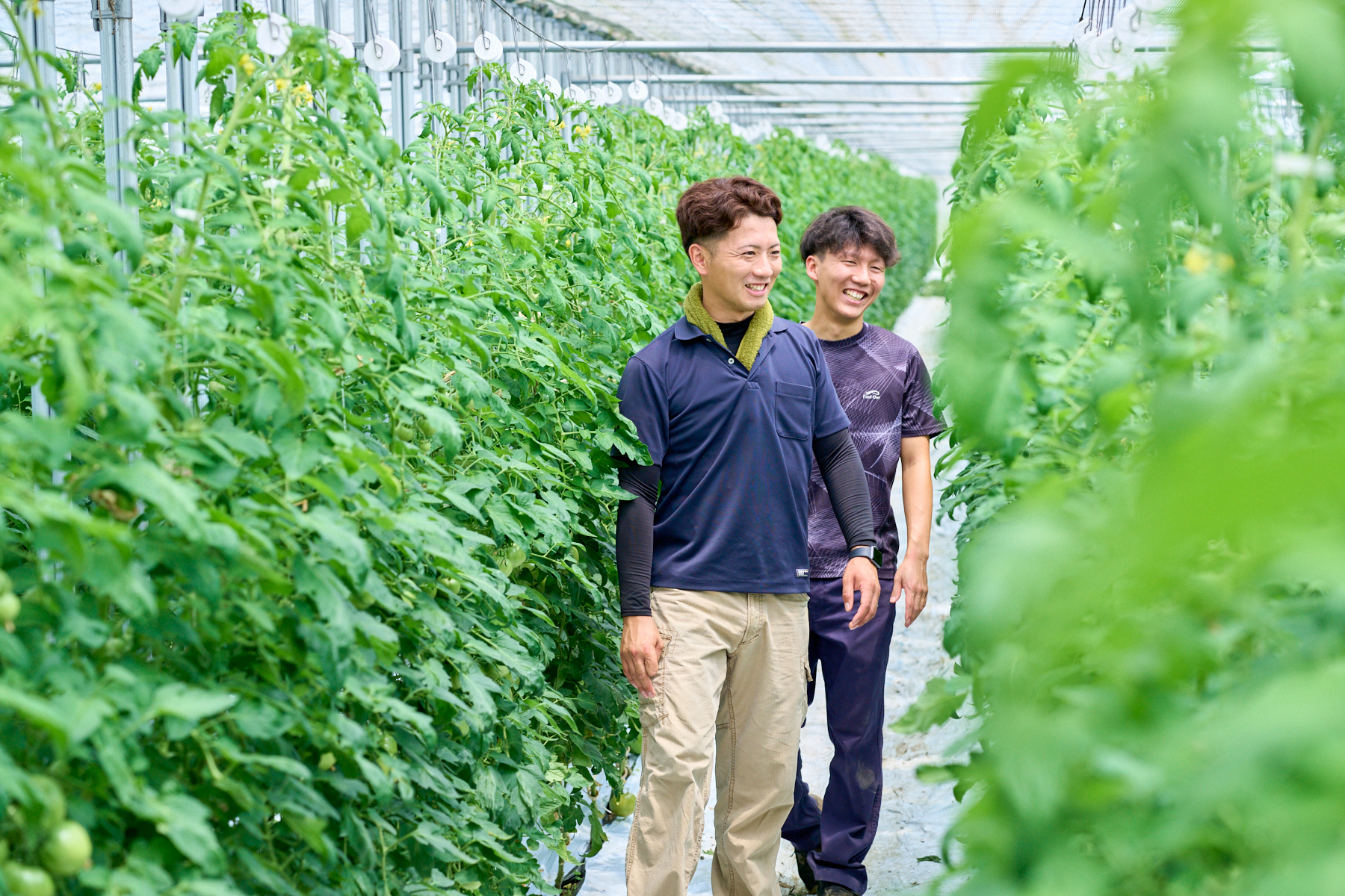 「とまとのしのはら」篠原貴大さん（左）・「小林菜園」小林柾德さん（右）